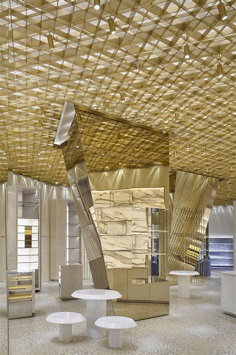 materiali per negozi rappresentante versace|Gwenael Nicolas: “How I design the Versace stores” .